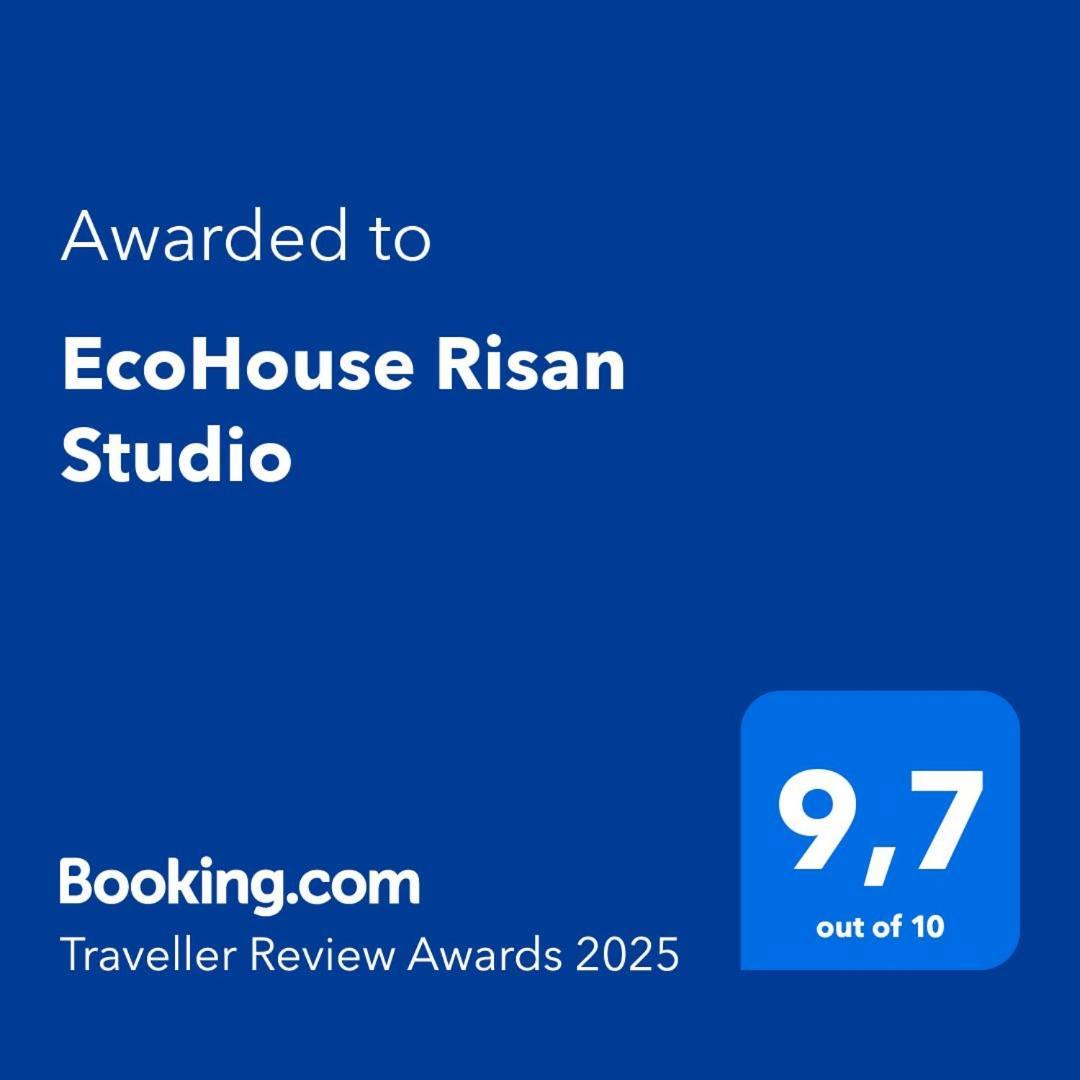 Ecohouse Risan Studio Eksteriør billede